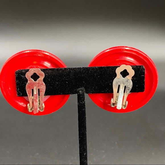 Vintage Retro Red Plastic Anchor Button Earrings - Picture 5 of 8